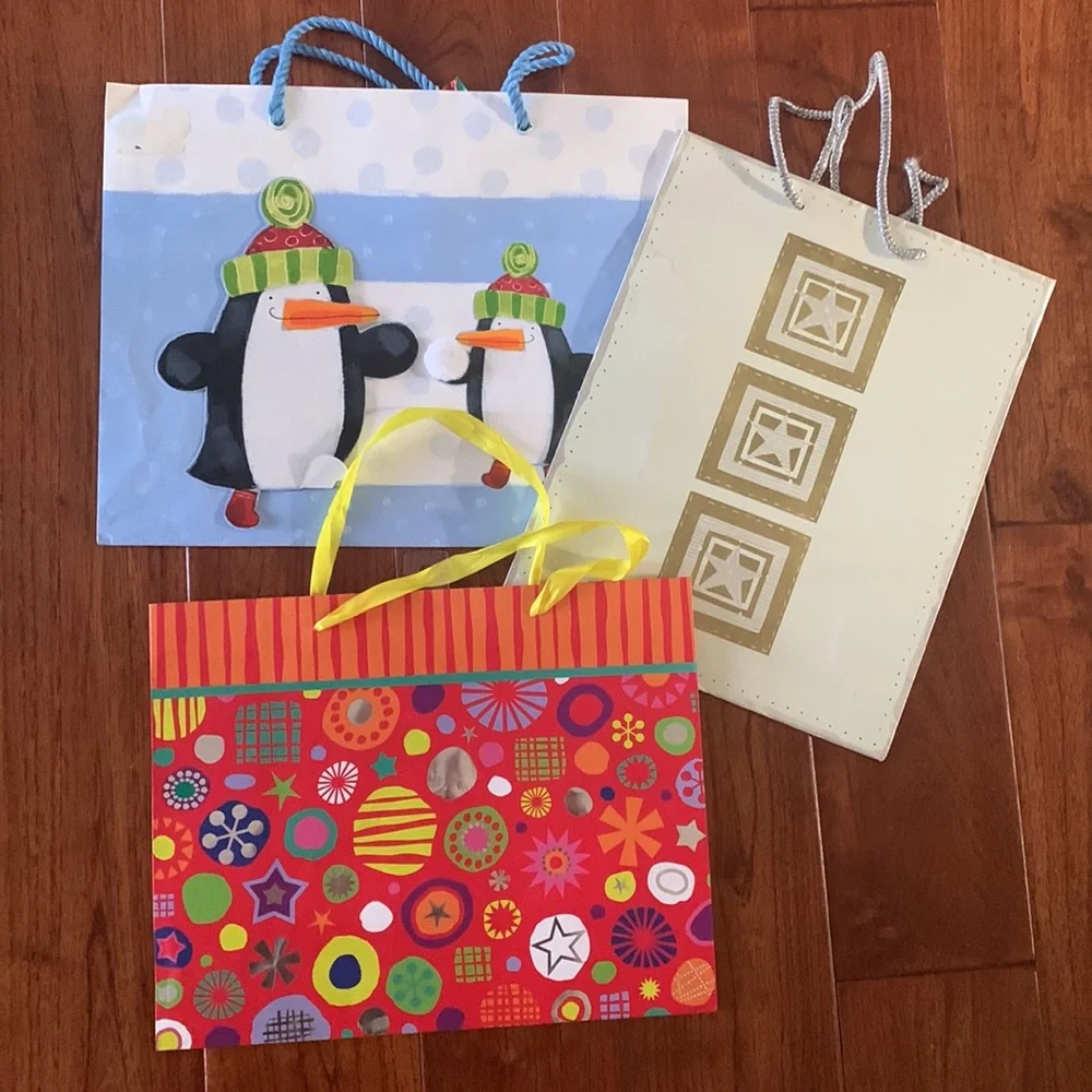 CHRISTMAS GIFT BAG BUNDLE 25+ Bags Gift Tags & Tissue All Sizes